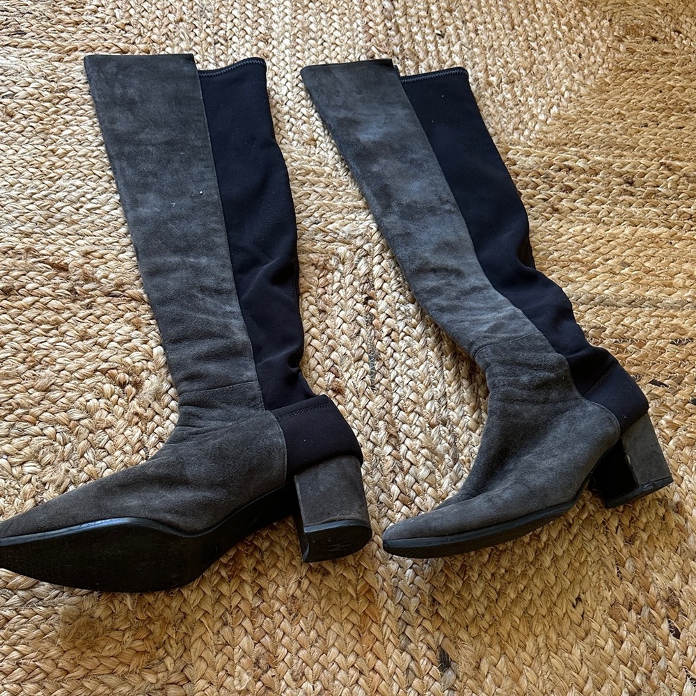 Stuart Weitzman - Elegant Gray Suede Knee-High Boots Leather 8.5